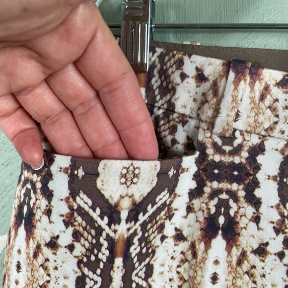 Robert Graham Ankle Pants Women Size 12 Brown Kayla Snake Print Style# 13303 NWT - Picture 6 of 13